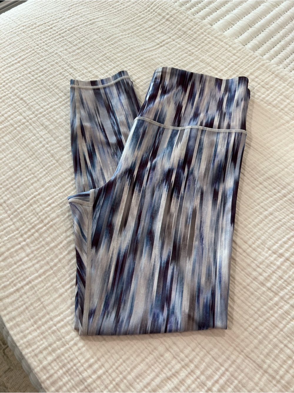 Athleta Elation 7/8 Blue, Grey, Black & Gray Abstract Print Leggings
